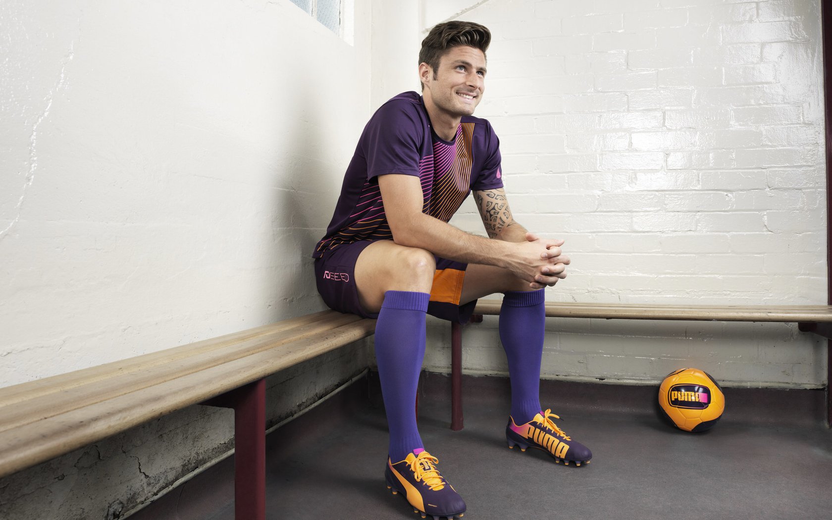 开云体育入口-经典跑酷路线比赛,穿越城市建筑的极限挑战,跑酷赛道